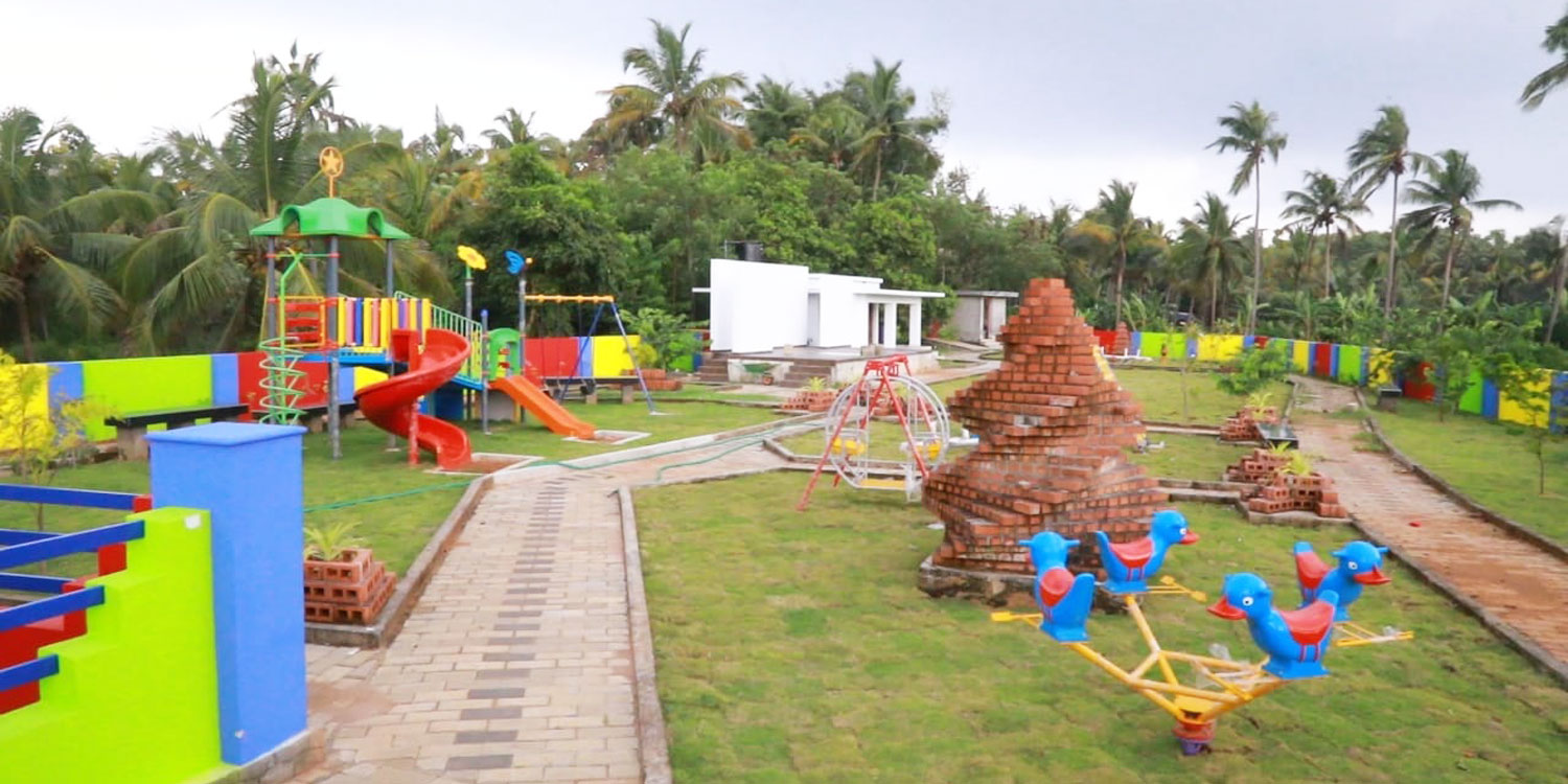 EK NAYANAR PARK-INSIDE